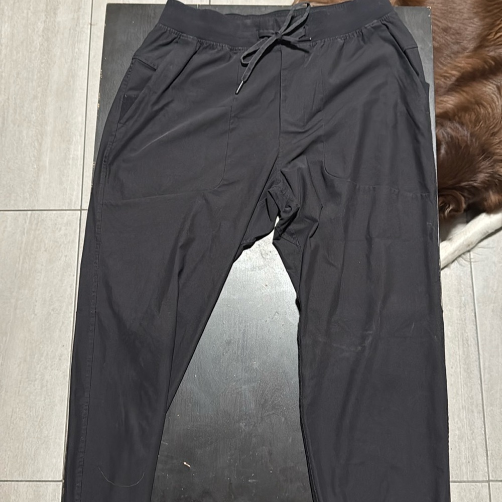 Lululemon joggers cuffed